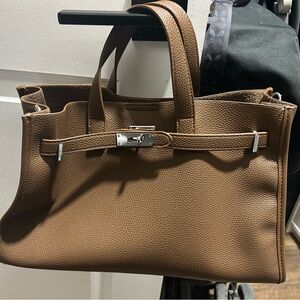 Elegant Brown Leather Handbag